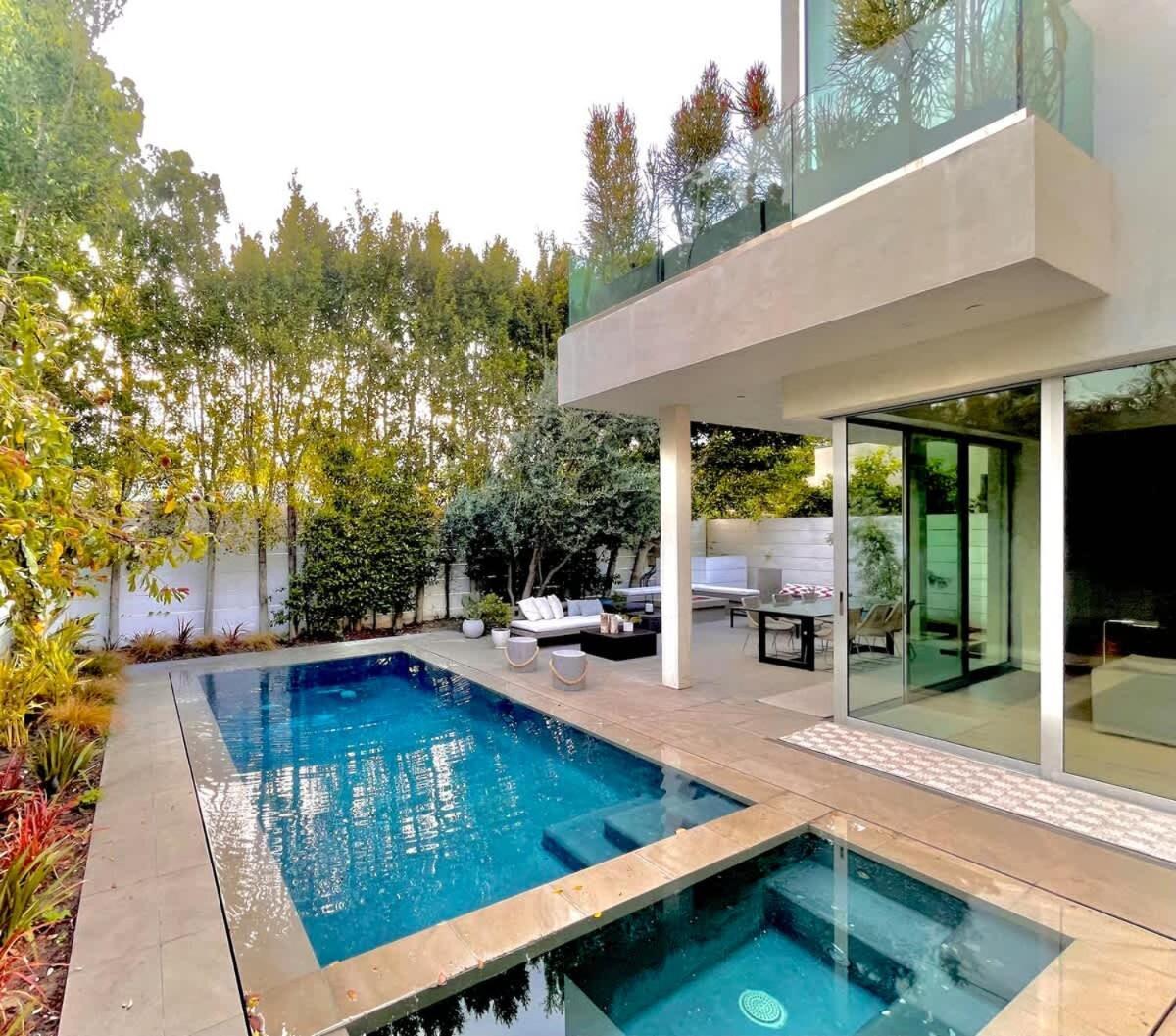 Holiday home Stunning - Pool & Hot Tub - Fire Pit *