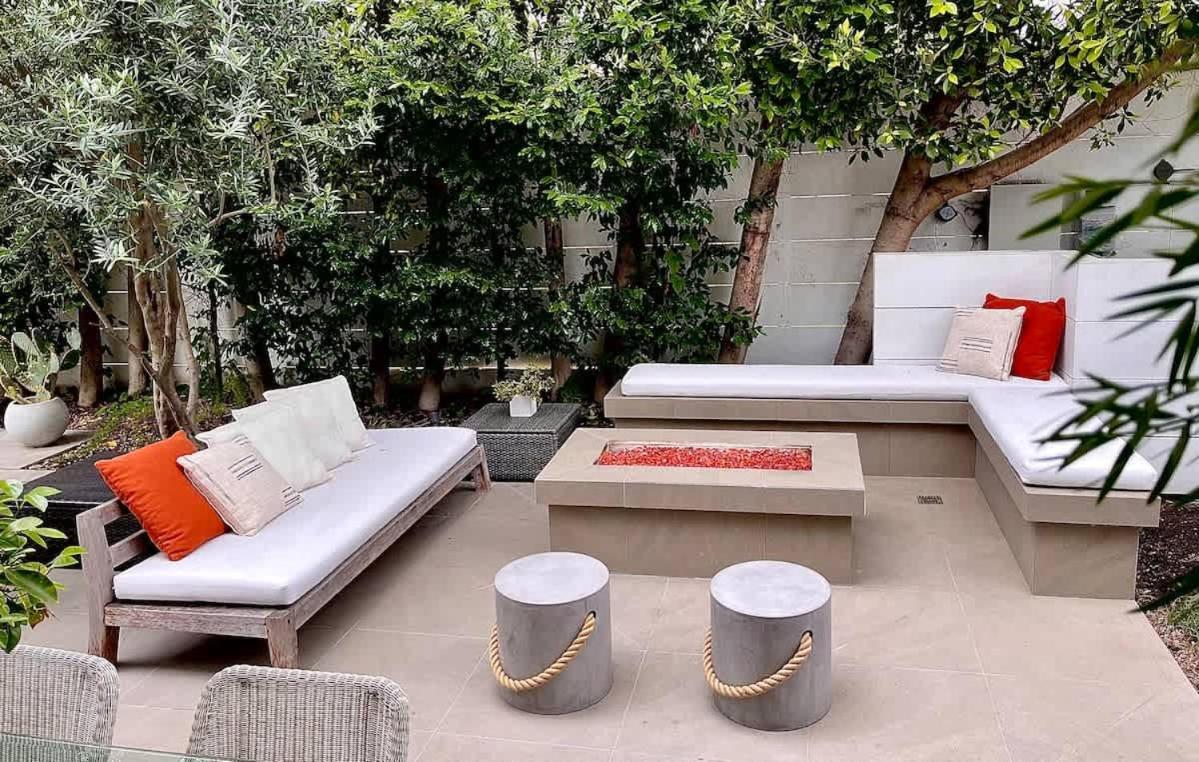 Stunning - Pool & Hot Tub - Fire Pit Holiday home *